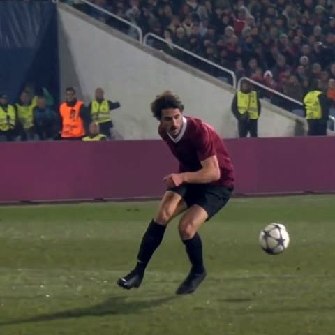 Burgundy & Black: Changes direction to keep the move going.