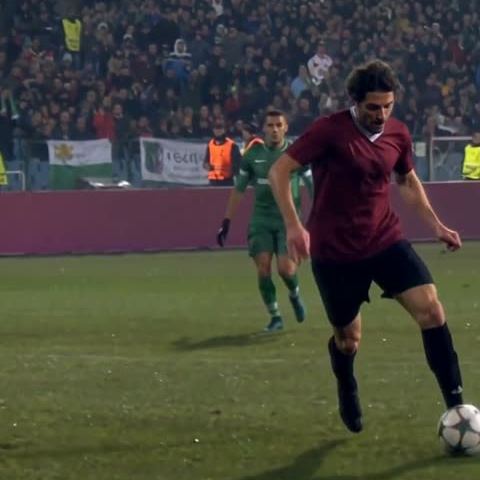 Burgundy & Black: Opens up for the final strike.